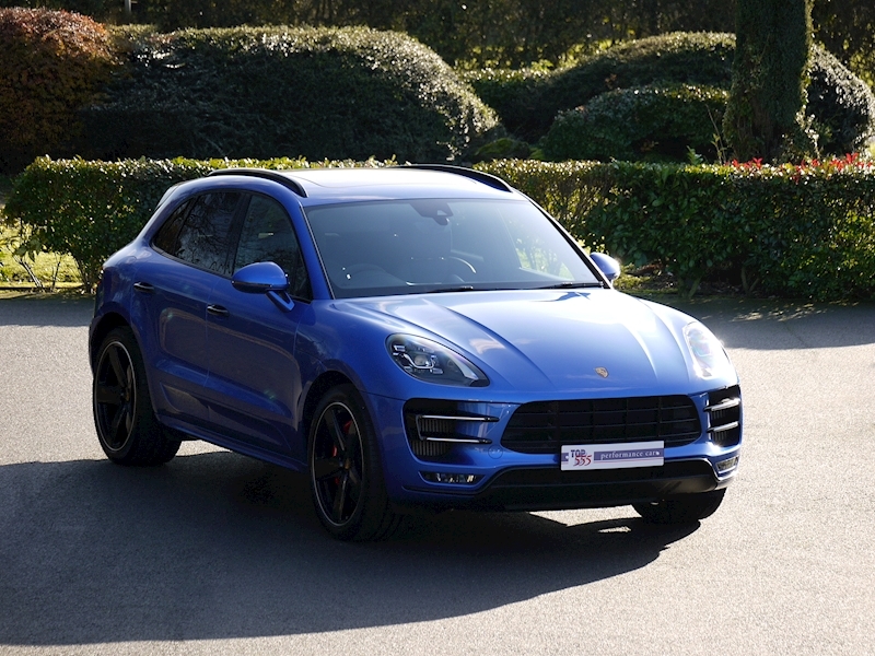 Porsche Macan Turbo with Performance Package 3.6 PDK - Large 0