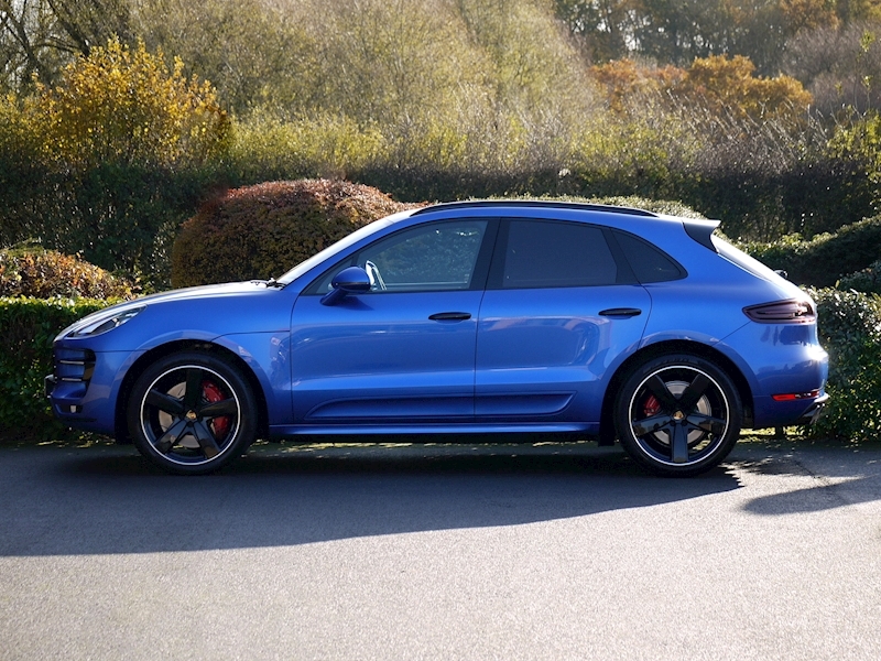 Porsche Macan Turbo with Performance Package 3.6 PDK - Large 4