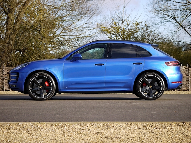 Porsche Macan Turbo with Performance Package 3.6 PDK - Large 19