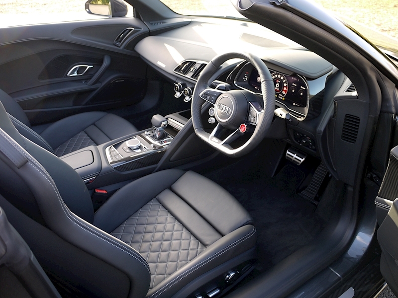 Audi R8 V10 Spyder Performance Carbon Black Edition - Large 1