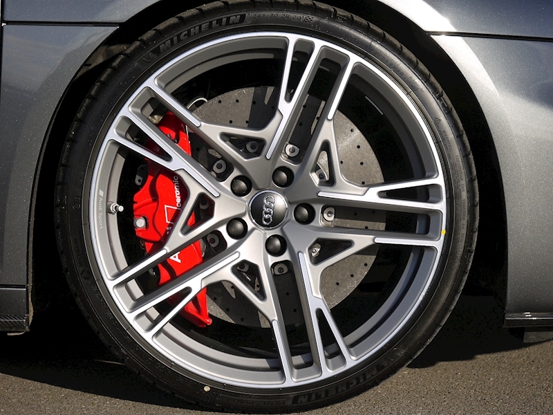 Audi R8 V10 Spyder Performance Carbon Black Edition - Large 13