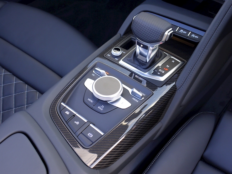 Audi R8 V10 Spyder Performance Carbon Black Edition - Large 37