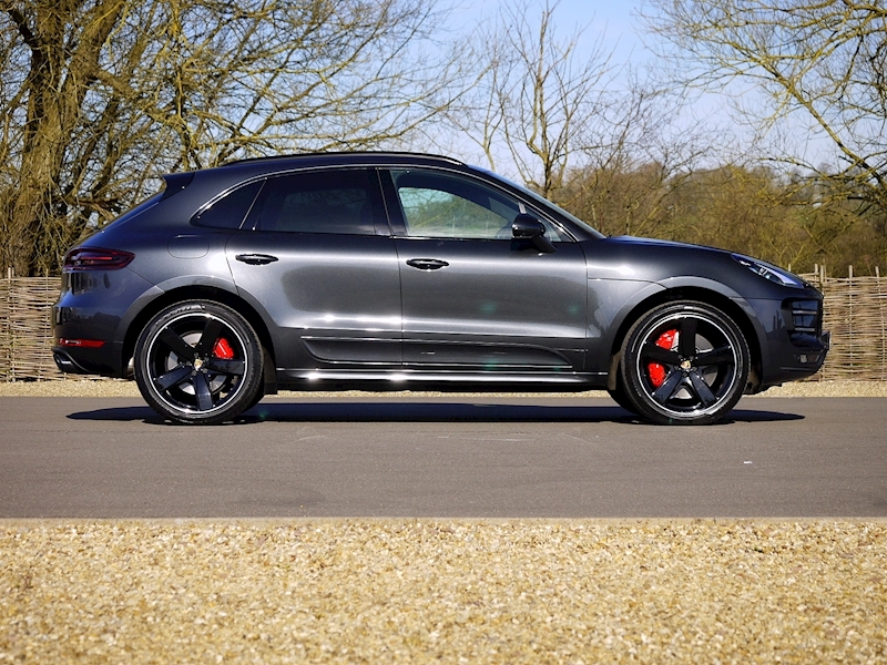 Porsche Macan Turbo with Performance Package 3.6 PDK - Large 18