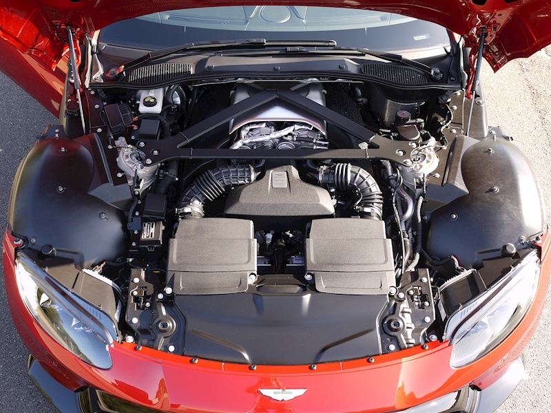 Aston Martin V8 Vantage 4.0 - Large 24