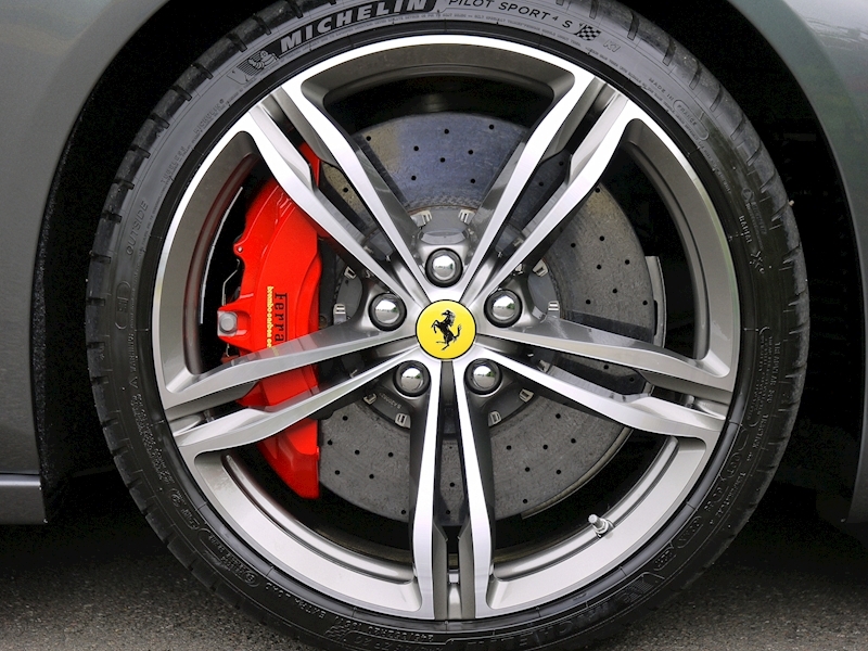 Ferrari GTC4 Lusso 6.3 V12 - Large 20
