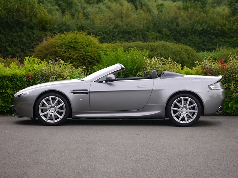 Aston Martin V8 Vantage 4.7 Roadster Manual - Large 6