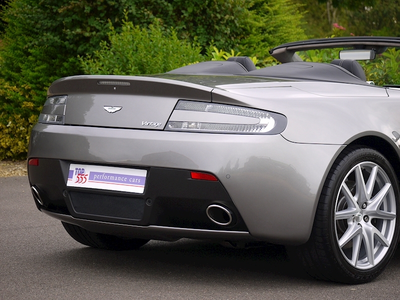 Aston Martin V8 Vantage 4.7 Roadster Manual - Large 12