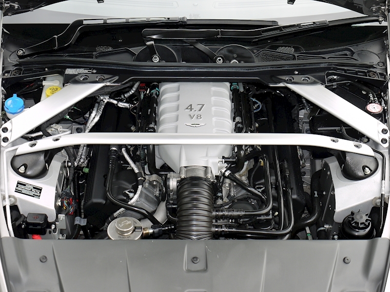 Aston Martin V8 Vantage 4.7 Roadster Manual - Large 25