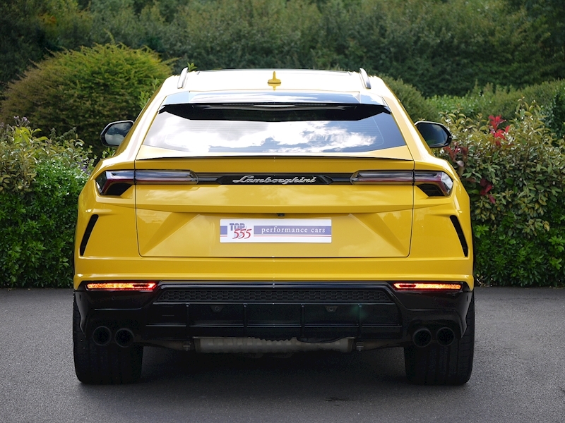 Lamborghini URUS - Large 15