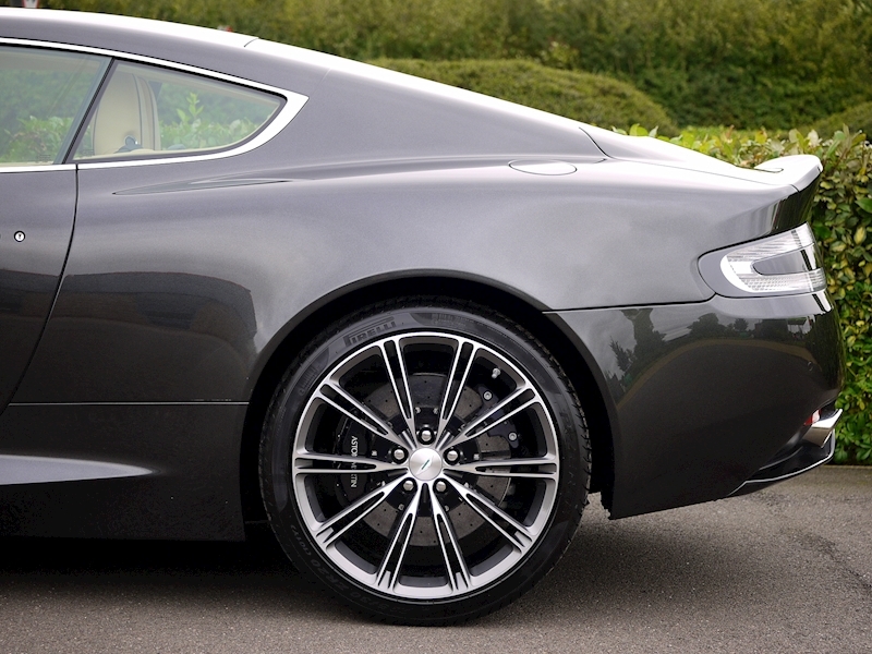 Aston Martin DB9 6.0 Coupe Touchtronic II - Large 6