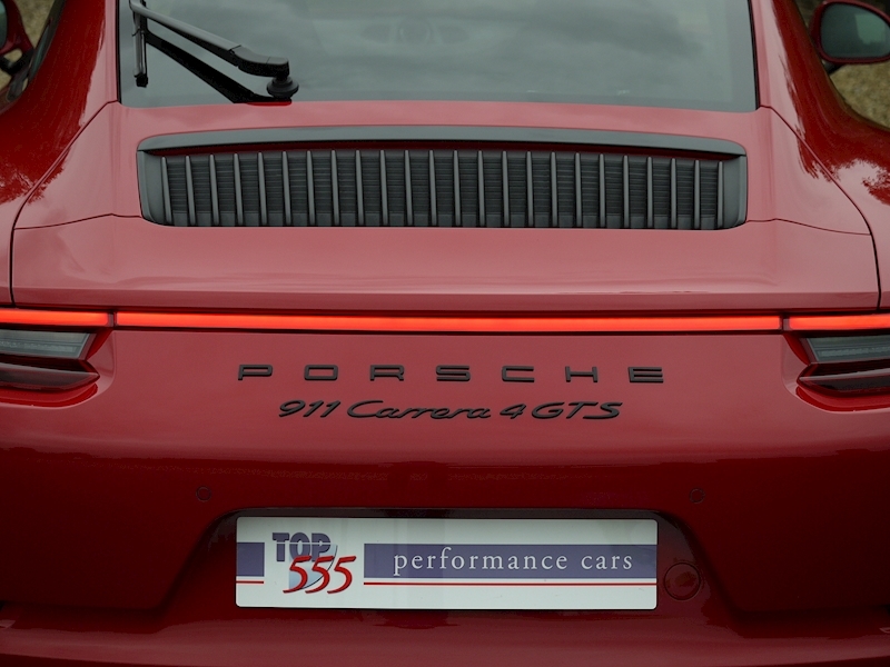 Porsche 911 (991.2) Carrera 4 GTS Coupe 3.0 PDK - Large 8
