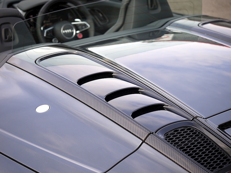 Audi R8 V10 Spyder Performance Carbon Black Edition - Large 13