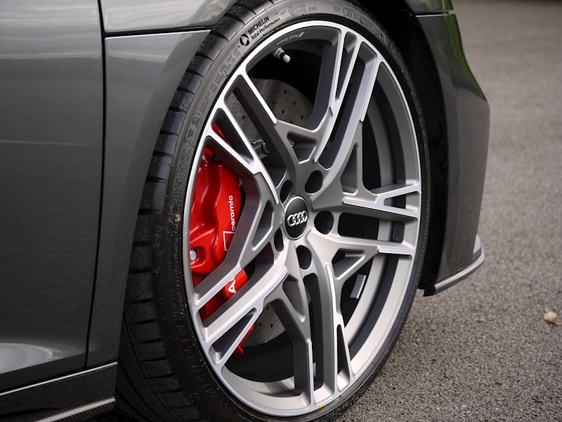 Audi R8 V10 Spyder Performance Carbon Black Edition - Large 20