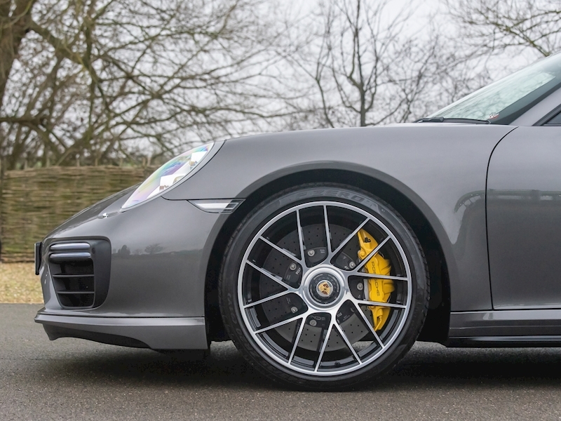 Porsche 911 (991.2) Turbo S Convertible 3.8 PDK - Large 16