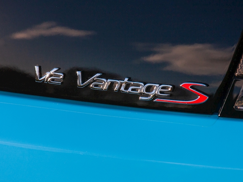 Aston Martin V12 Vantage S 6.0 Coupe - Manual - Large 5