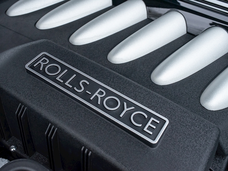 Rolls-Royce Wraith Black Badge - Large 39