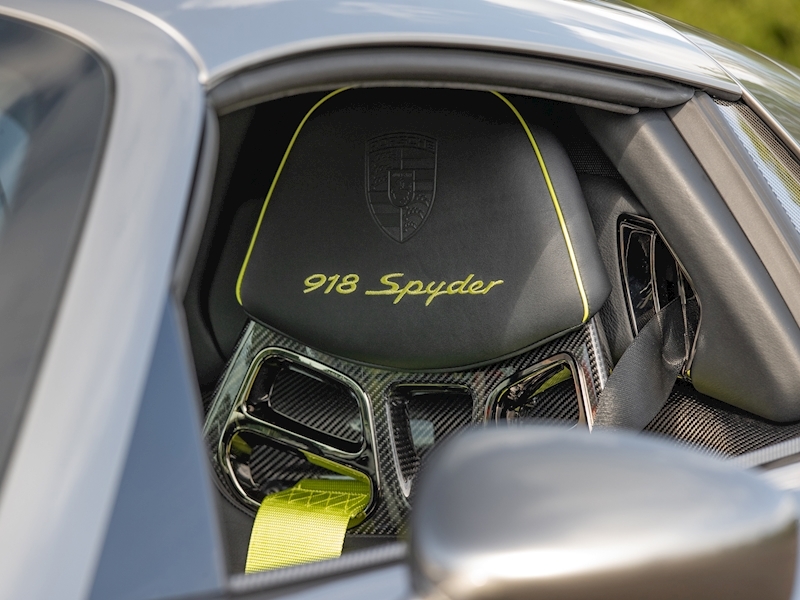 Porsche 918 Spyder - Car No 533/918 - Large 25