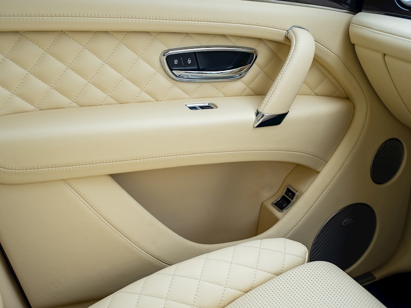 Bentley Bentayga W12 - Mulliner Driving Specification - Large 42