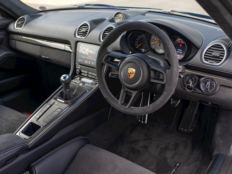 Porsche 718 Cayman GT4 4.0 Clubsport - Large 2