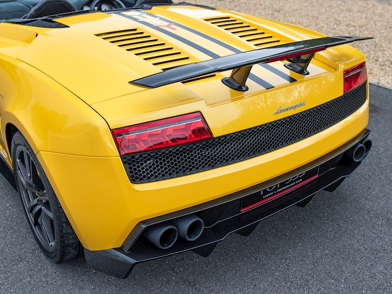 Lamborghini LP570-4 Performante Spyder - Large 32