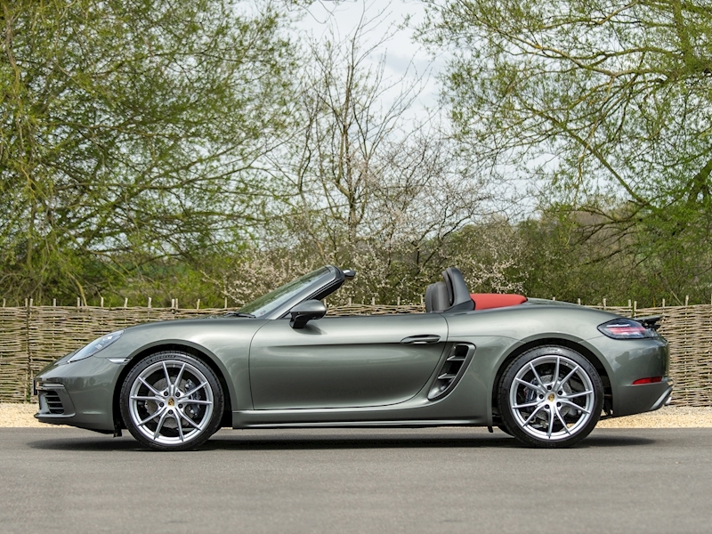 Porsche 718 Boxster 2.0 - Manual - Large 4