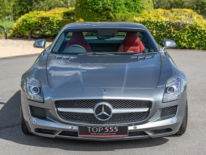 Mercedes-Benz SLS AMG Coupe - Large 9