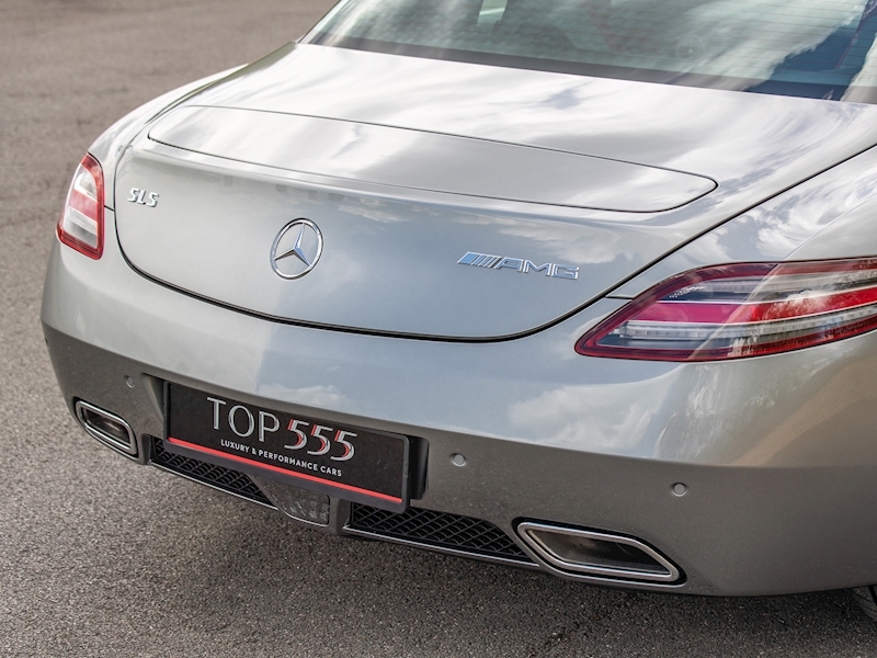 Mercedes-Benz SLS AMG Coupe - Large 19