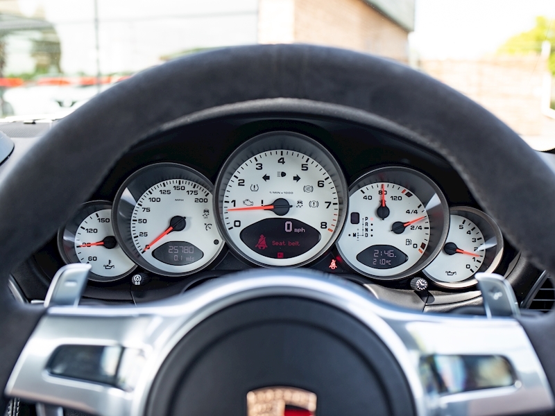 Porsche 911 [997] Carrera 4 GTS Cabriolet PDK - Large 31