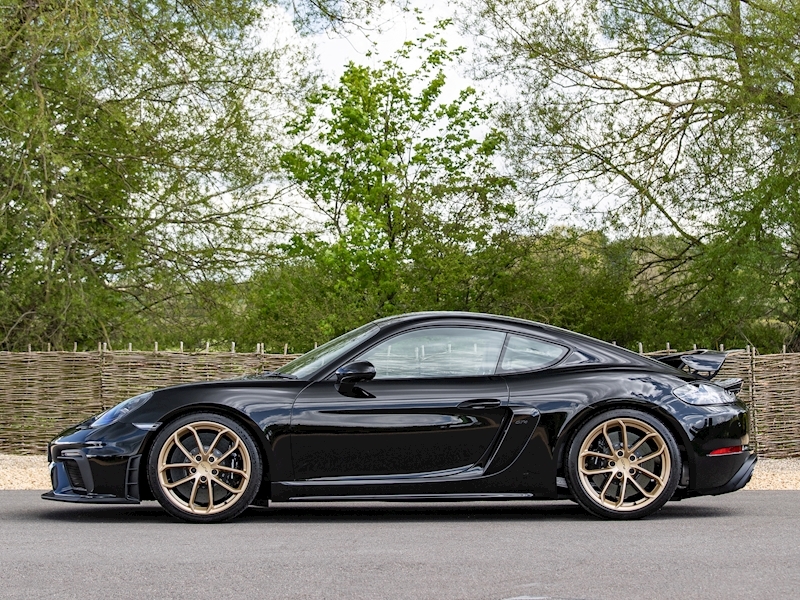 Porsche 718 CAYMAN GT4 4.0 CLUBSPORT - Large 3