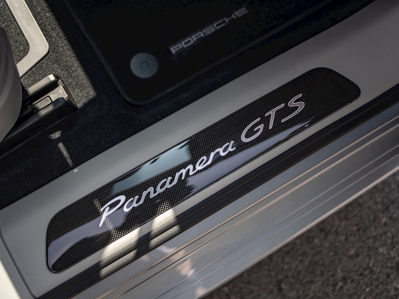 Porsche Panamera GTS Sport Turismo 4.0 V8 - Large 30
