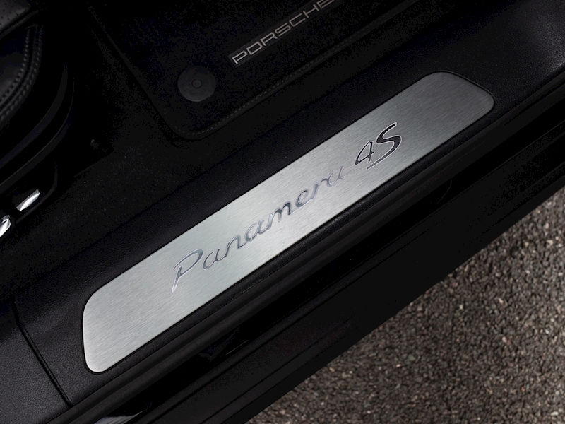 Porsche Panamera 4S Diesel 4.0 V8 - Large 35