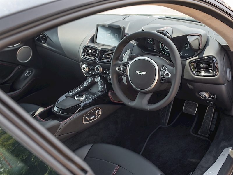 Aston Martin V8 Vantage 4.0 Coupe - Large 1