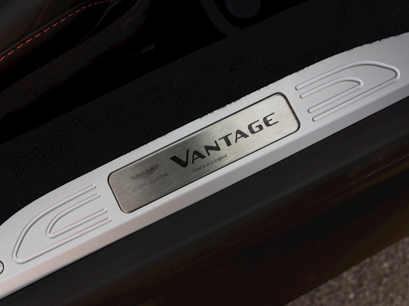 Aston Martin V8 Vantage 4.0 Coupe - Large 26