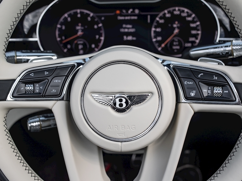 Bentley Continental GTC Mulliner W12 - Large 27