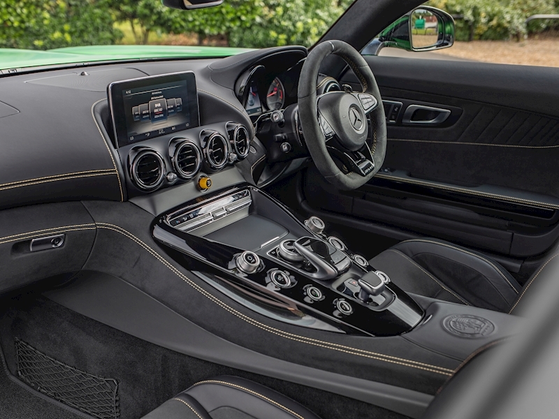Mercedes-Benz AMG GT R (Premium) 4.0 Coupe - Large 23