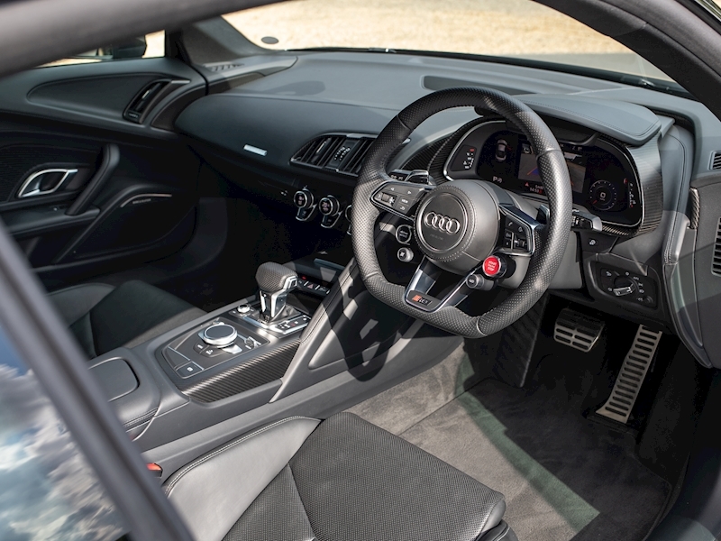 Audi R8 V10 Plus 5.2 Quattro - Large 1