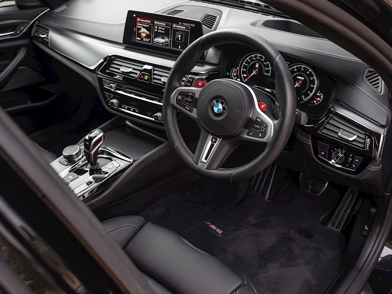 BMW M5 Competition 4.4 V8 - Large 1
