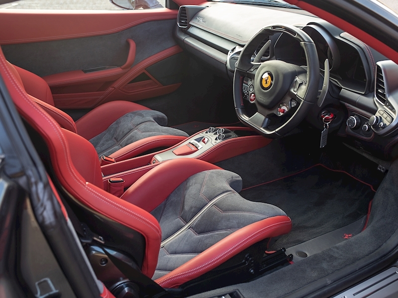Ferrari 458 Italia - Large 25