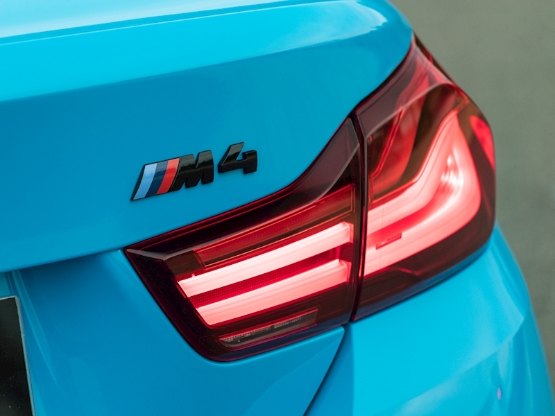 BMW M4 Competition Convertible - Large 22
