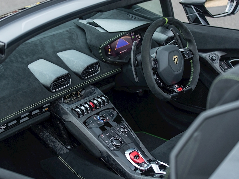 Lamborghini Huracan Performante Spyder LP 640-4 - Large 27