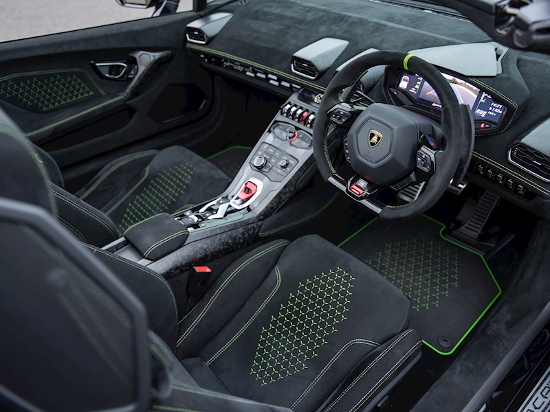 Lamborghini Huracan Performante Spyder LP 640-4 - Large 2