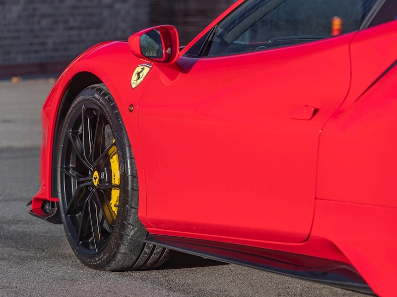 Ferrari 488 Pista - Large 31