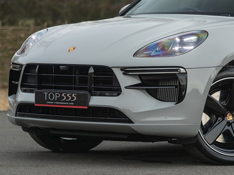 Porsche Macan Turbo - Large 3