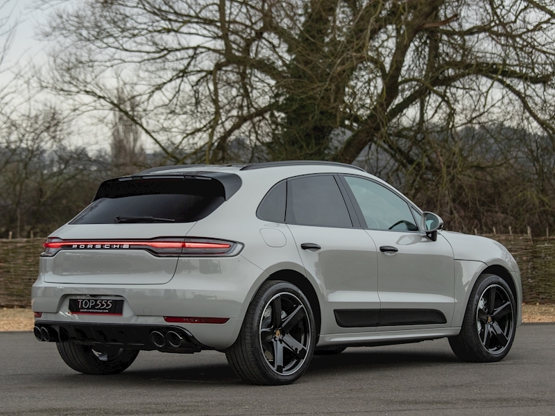 Porsche Macan Turbo - Large 13