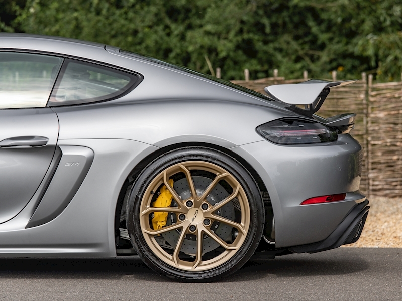 Porsche 718 Cayman GT4 4.0 Clubsport – Manual - Large 4