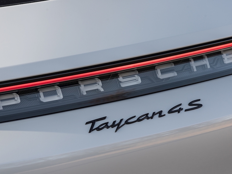 Porsche Taycan 4S Cross Turismo - Large 16