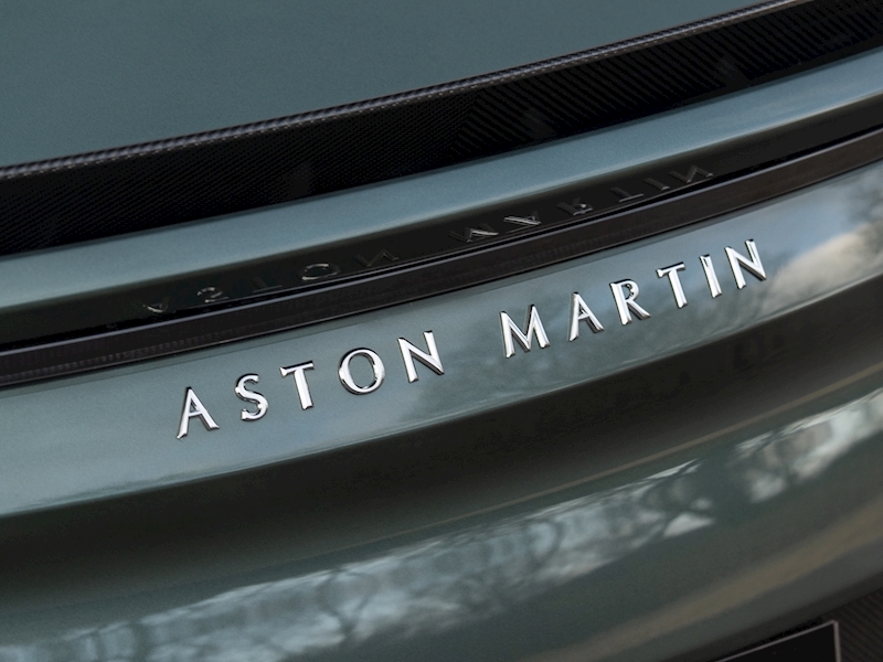 Aston Martin DBS Superleggera V12 - Large 21