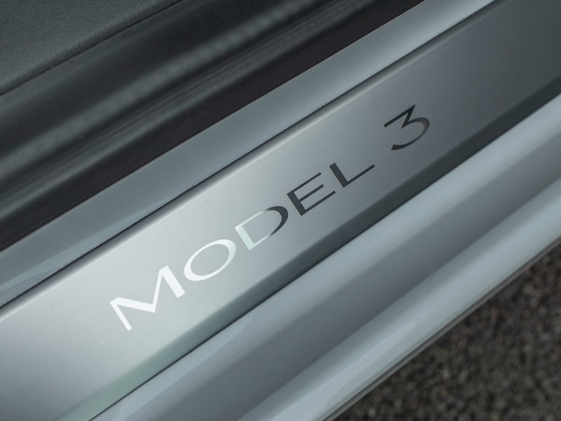 Tesla Model 3 Performance Dual Motor - AWD - Large 32