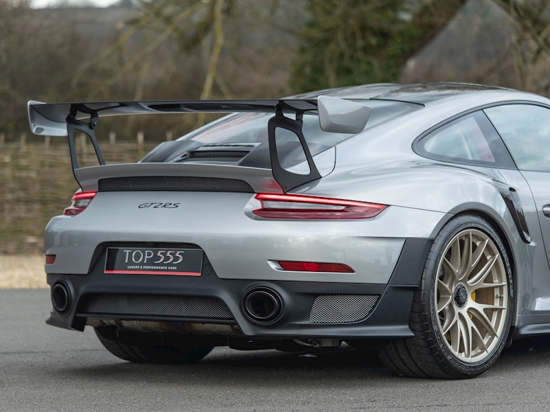 Porsche 991 GT2 RS WEISSACH - Large 25