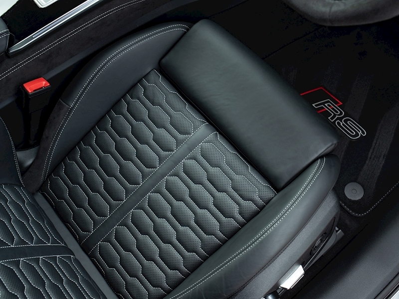 Audi RS6 Avant - Carbon Black Edition - Large 32